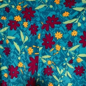 LuLaRoe Leggings Flowers 💐 Tall & Curvy
